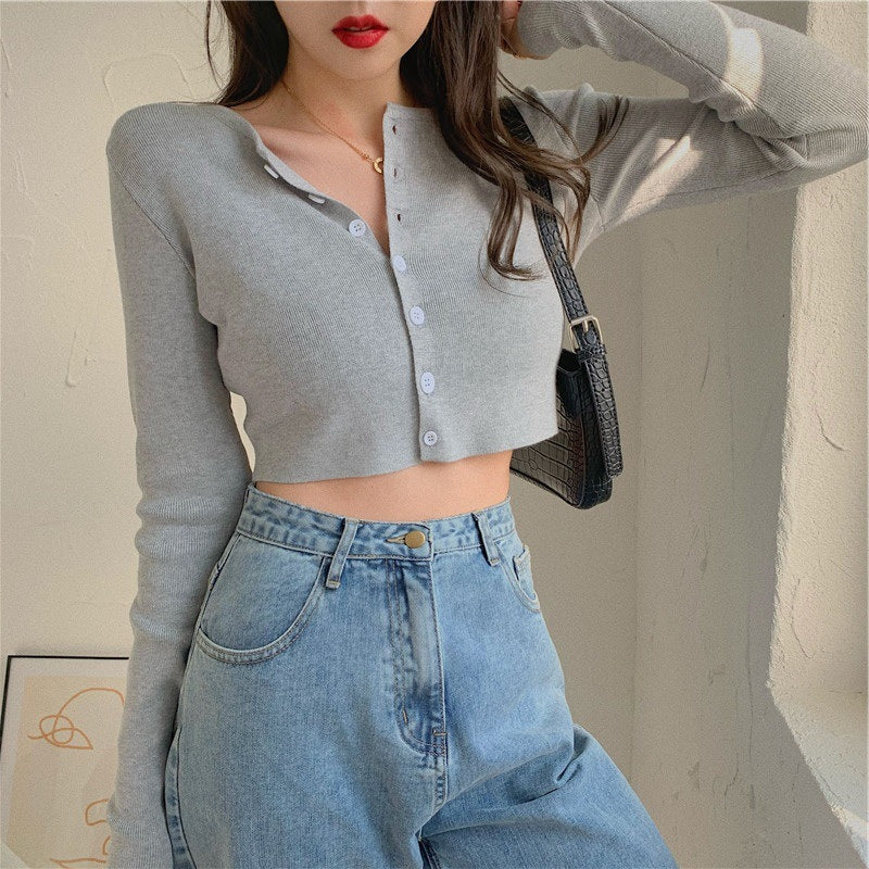 V-neck sweater bottoming shirt