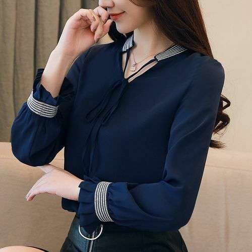 Chiffon shirt with long sleeves