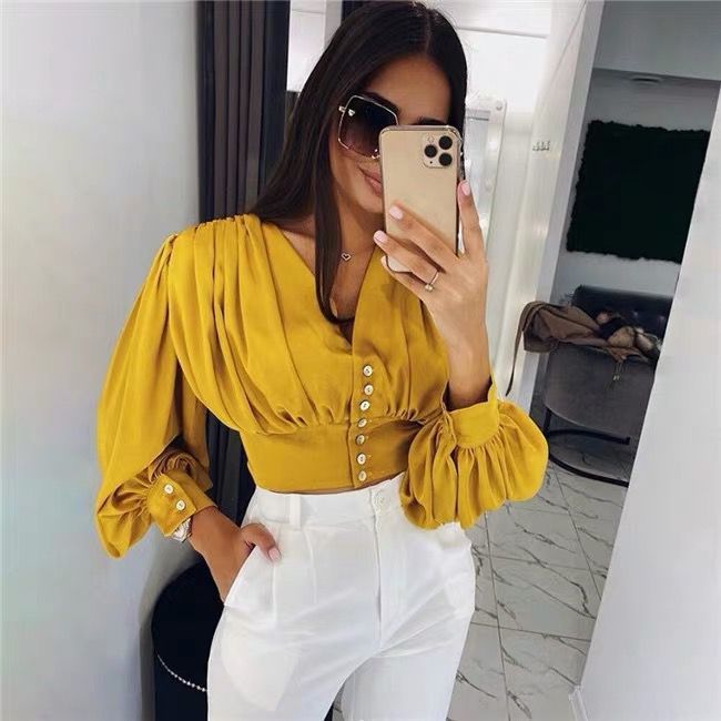 Long-sleeved bottom shirt